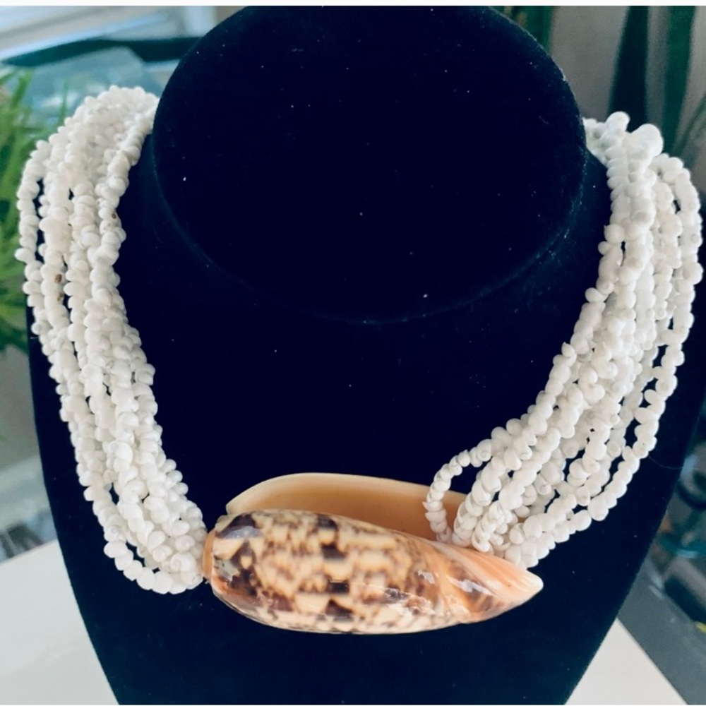 10 Strands w/natural Shell